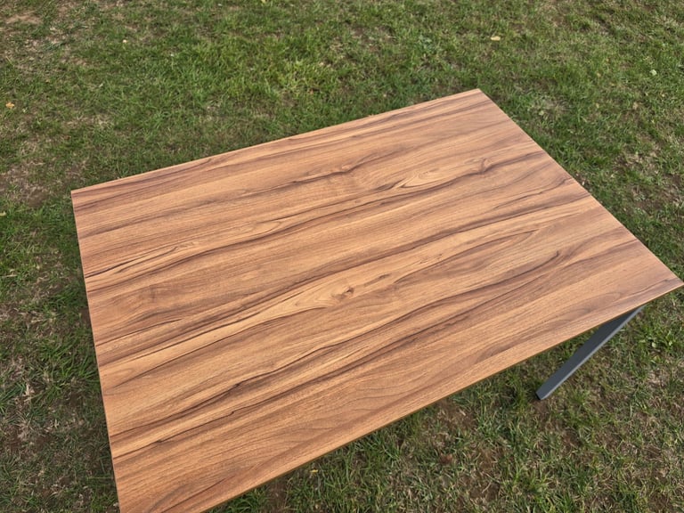 Extra guests for dinner? Table 80 x 120 - stores flat! Desk but also great spare table!
