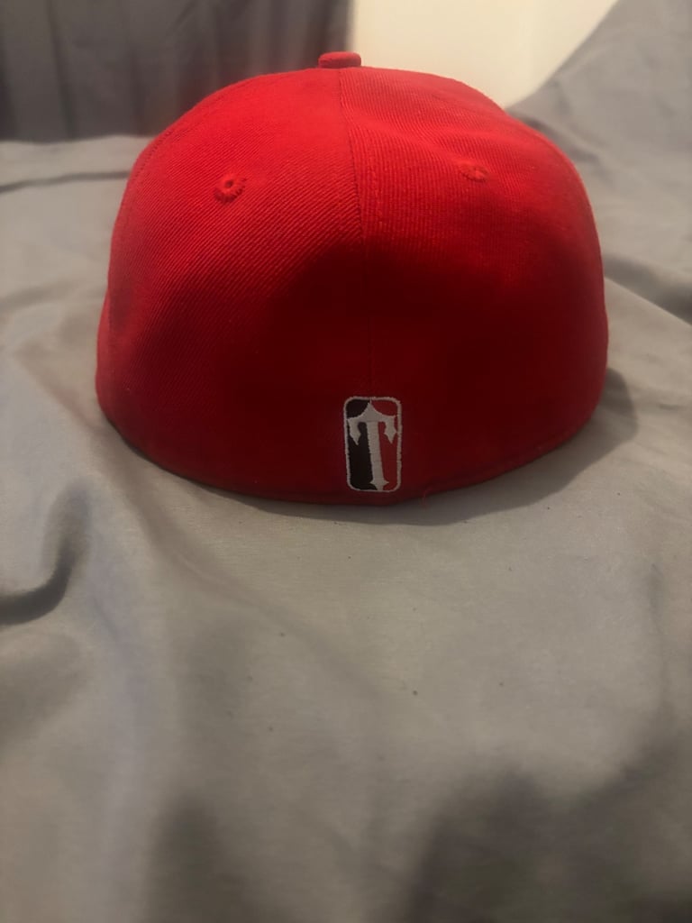 Red Trapstar Fitted hat size:7 1/8