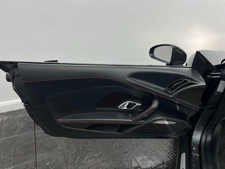  Audi R8 5.2 FSI V10 Spyder S Tronic quattro Euro 6 (s/s) 2dr Petrol Automatic
