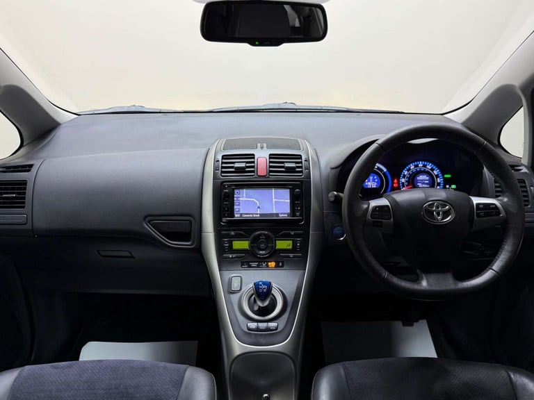 2012 Toyota Auris 1.8 VVT-h T Spirit CVT Euro 5 (s/s) 5dr Hatchback Hybrid Automatic