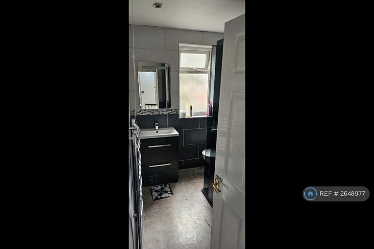 5 bedroom house in Bentley New Drive, Walsall, WS2 (5 bed) (#2648977)