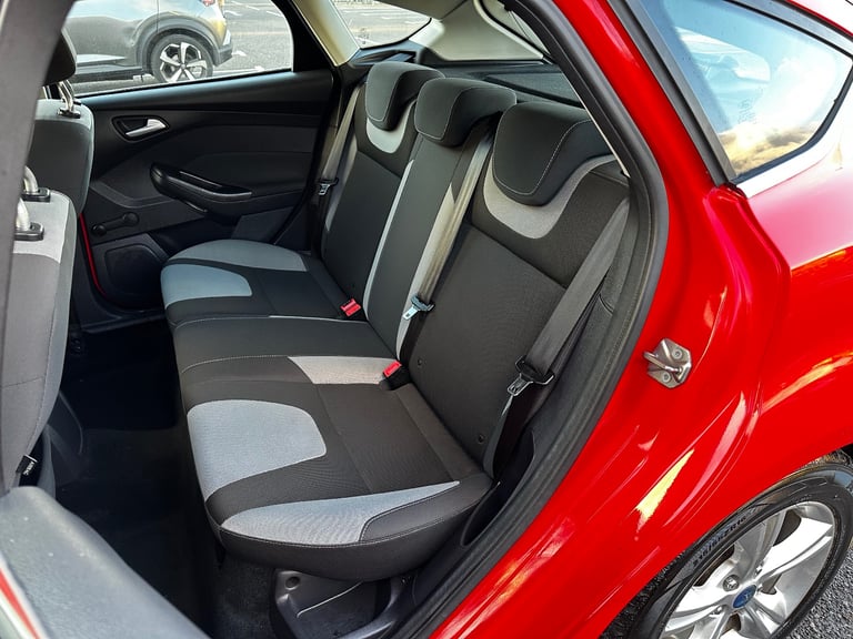 FORD Focus 1.5 Petrol 5 Doors 2013 with Parking Sensors & Low Mileage