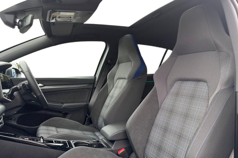 2025 Volkswagen Golf 1.5 TSI 272 GTE eHybrid 5dr DSG **PAN ROOF, HEADS UP** Hatchback PETROL/ELEC...