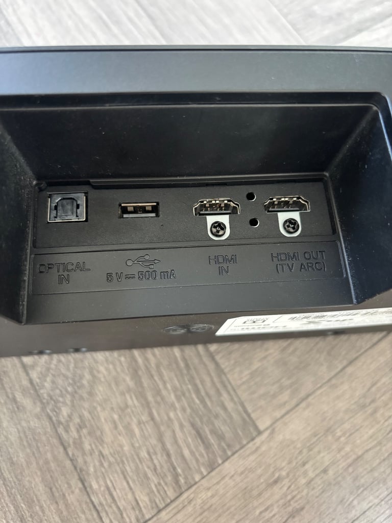 LG wireless soundbar with wireless subwoofer