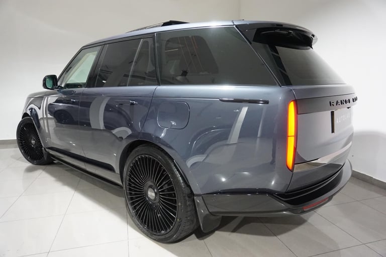 2023 Land Rover Range Rover 3.0 P550e 38.2kWh SV SUV 5dr Petrol Plug-in Hybrid Auto 4WD Euro 6 (s...