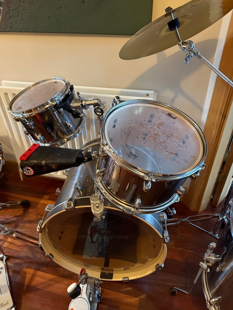 Pearl Drum Kit