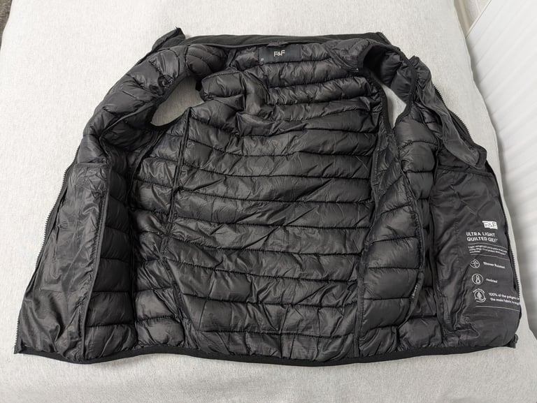 image for Excellent Condition F&F Men's Black Ultralight Quilted Gilet / Size UK Small / FREE LOCAL DELIVERY