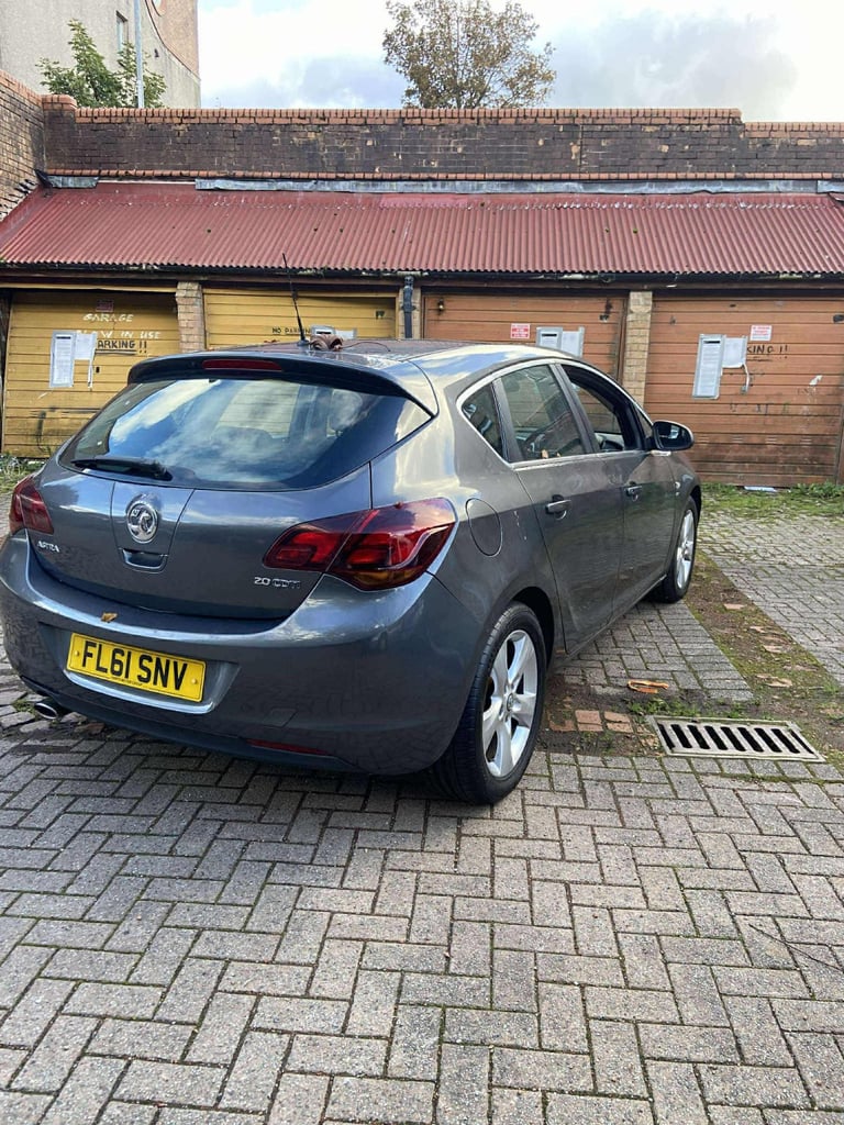 For sale my Vauxhall Astra 2012  2.0 diesel Cdti 