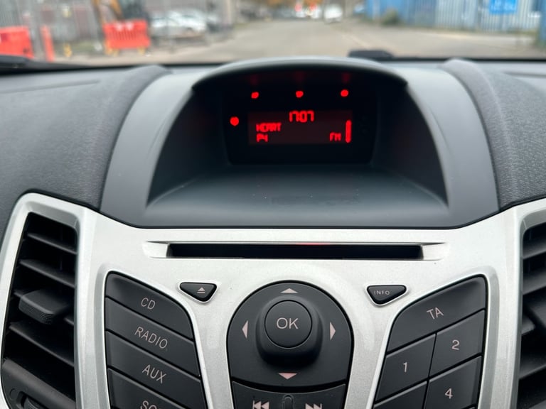 2012 Ford Fiesta 1.4 Zetec 5dr HATCHBACK Petrol Manual