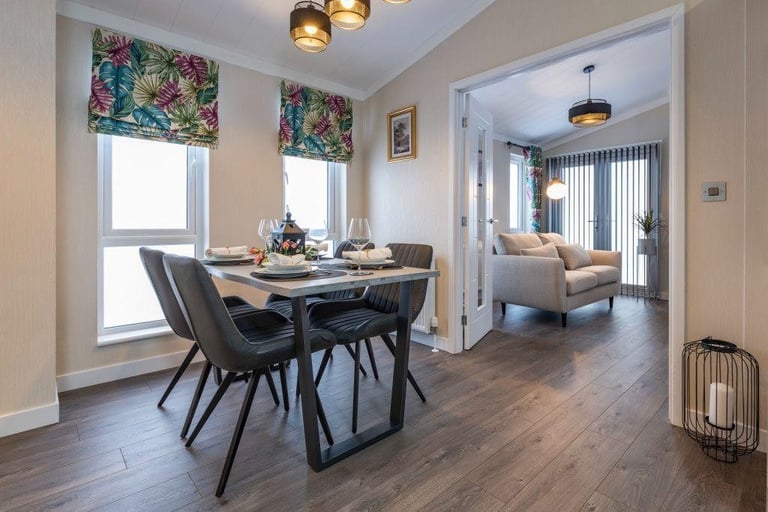 Omar Ikon Park Home in Cambs Norfolk Border  - Lodge / Caravan 