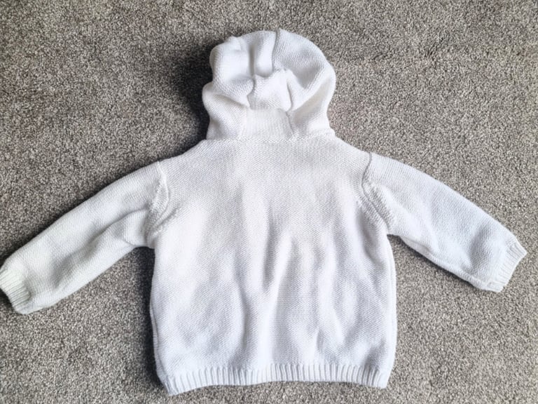 Baby 3-6 months boys girls unisex knitted  jacket coat cardigan white