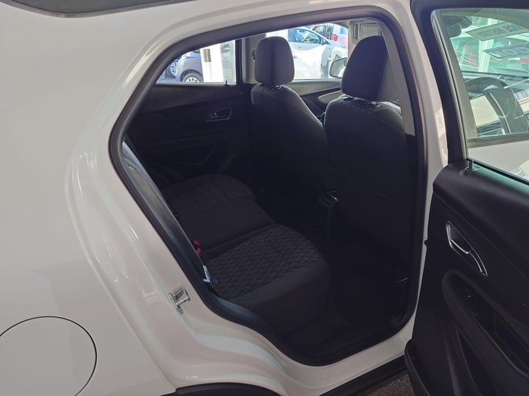 2014 Vauxhall Mokka 1.6 Exclusiv 2WD Euro 5 (s/s) 5dr HATCHBACK Petrol Manual