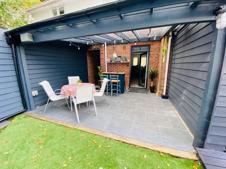 Furnished Double Room to Rent in Bournemouth BH89