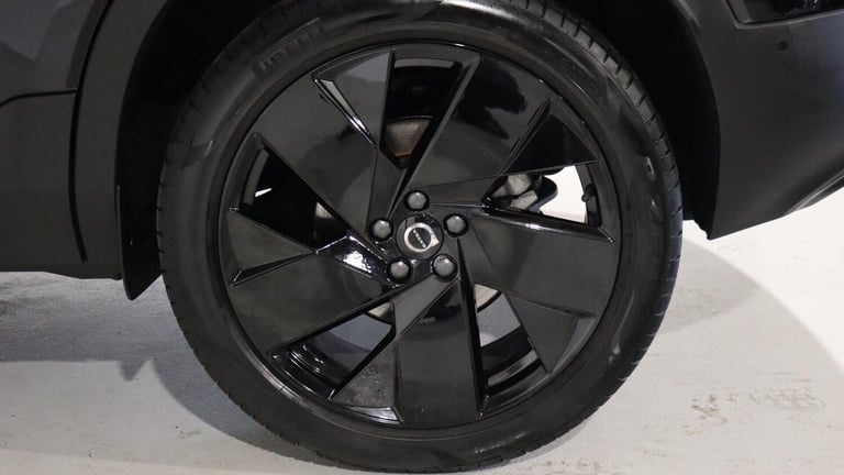 2025 Volvo XC40 B4 (P) Ultra Black Edition (Sunroof, Harman Kardon, 360 Camera) ESTATE Petrol/Ele...