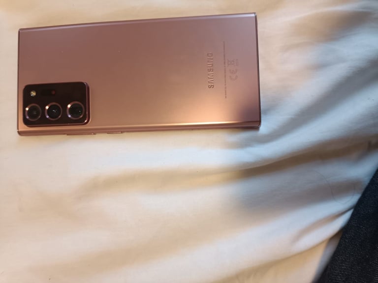 Samsung note 20 256gb very good.