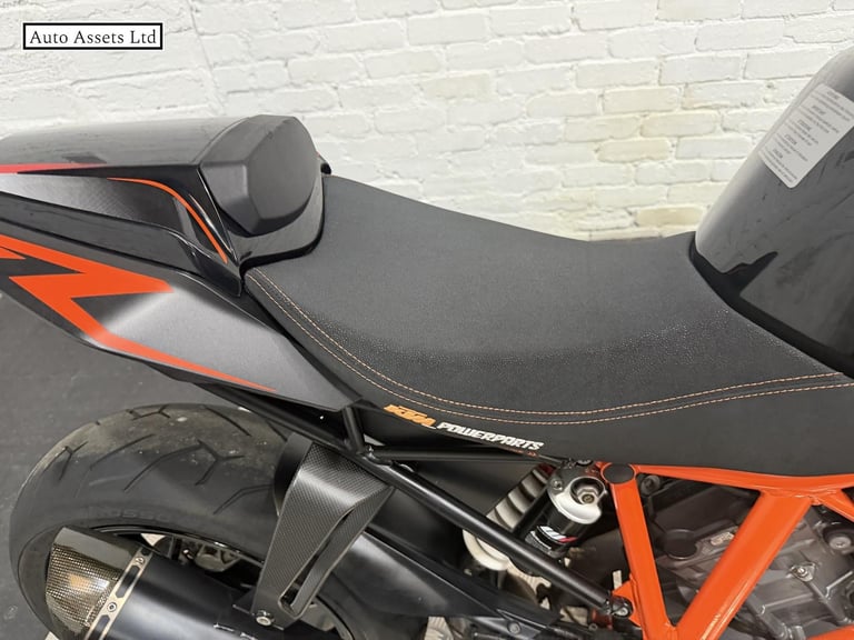 2016 KTM 1290 Super Duke R 1290 Naked Petrol Manual (172 ps) Naked Petrol Manual