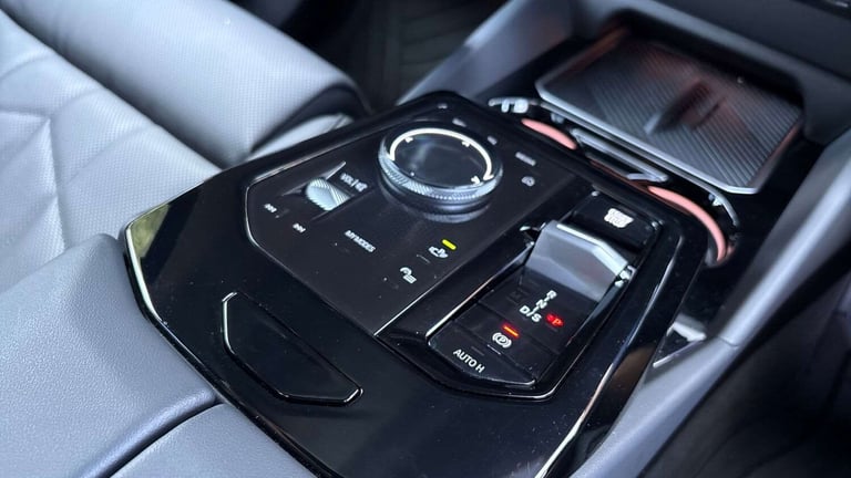 2025 BMW 5 Series 550e xDrive M Sport Pro 4dr Auto SALOON PETROL/ELECTRIC Automatic