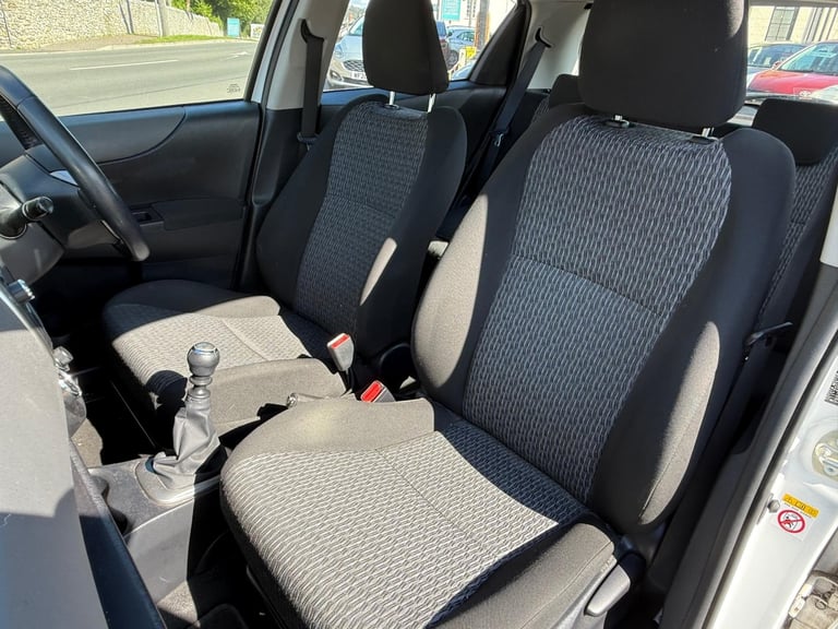 2013 Toyota Yaris 1.3VVT-I TR 5dr Hatchback Petrol Manual