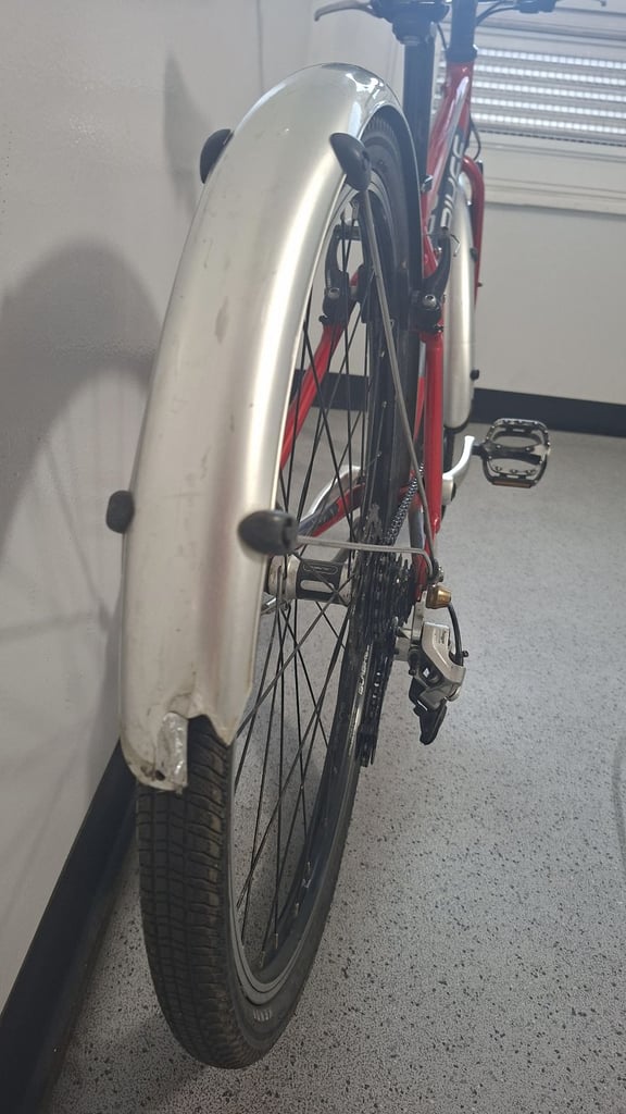 Islabikes beinn 26 bike Red