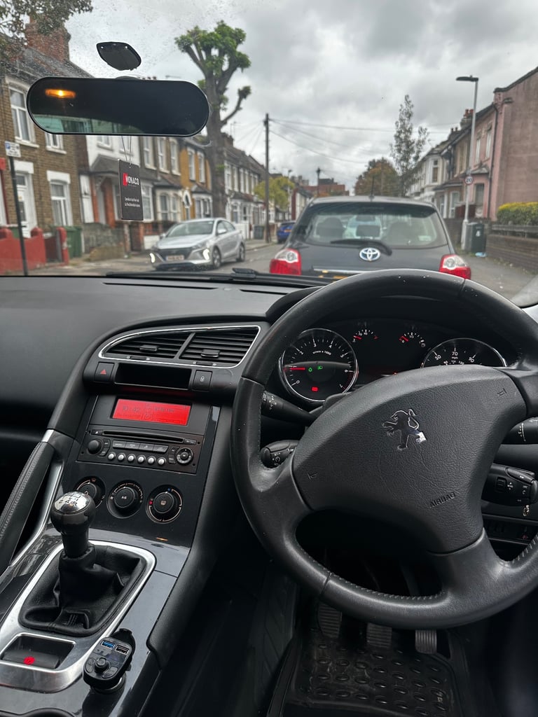 Peugeot, 3008, Hatchback, 2010, Manual, 1598 (cc), 5 doors
