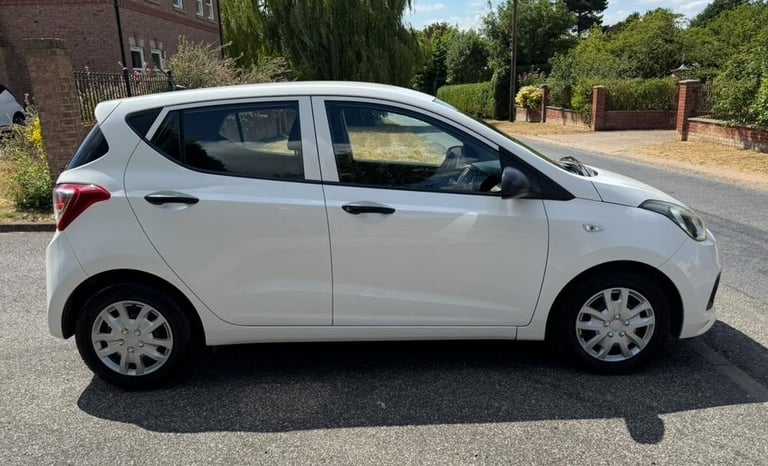 2015 HYUNDAI i10 1.0 S GENUINE 38,000 MILES FSH RUNS/DRIVES A1 1 FORMER KEEPER! 