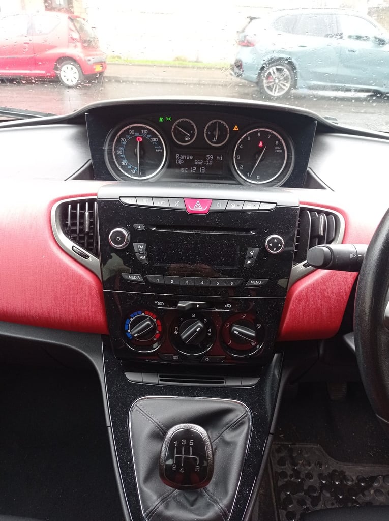 2014 Chrysler Ypsilon 
