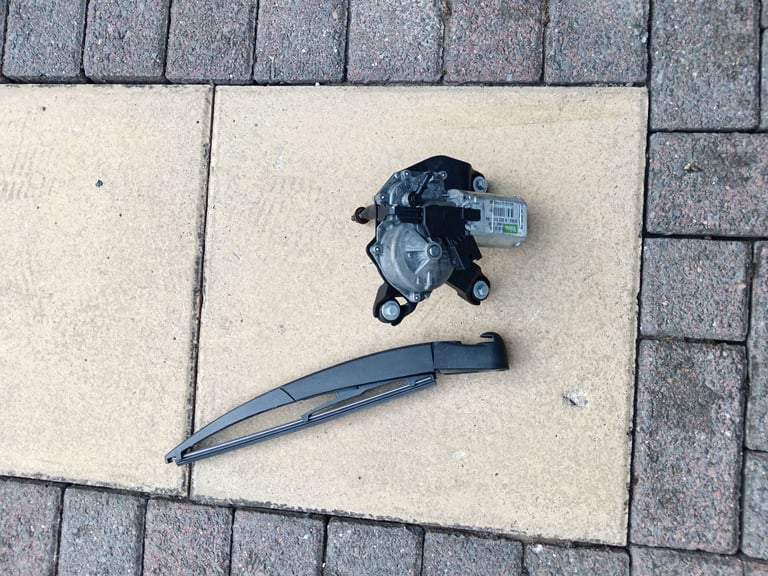 Mini R50 2005 rear wiper motor and blade 