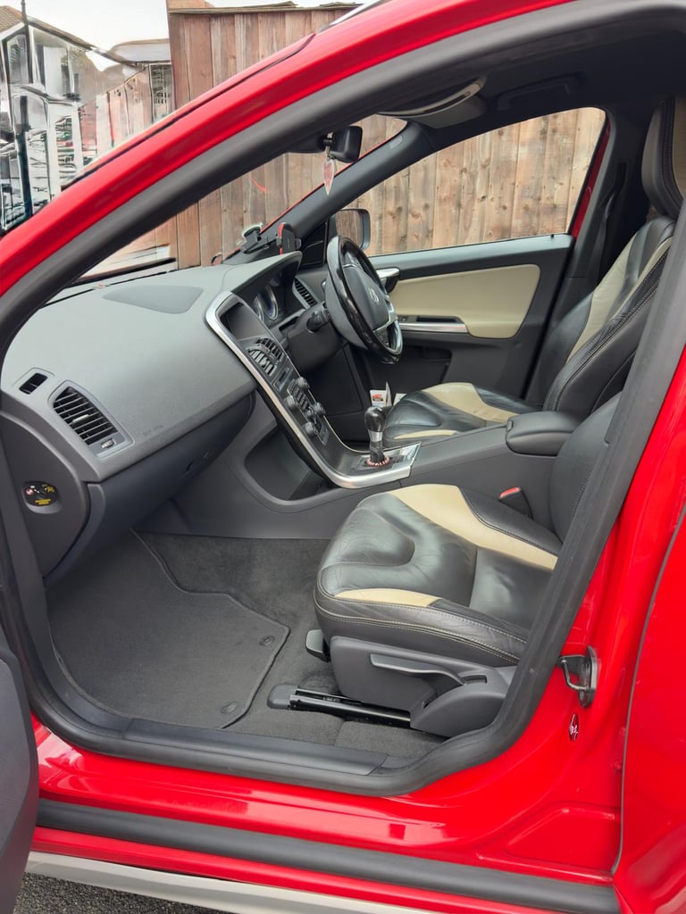 Volvo, XC60, Estate, 2012, Manual, 1984 (cc), 5 doors