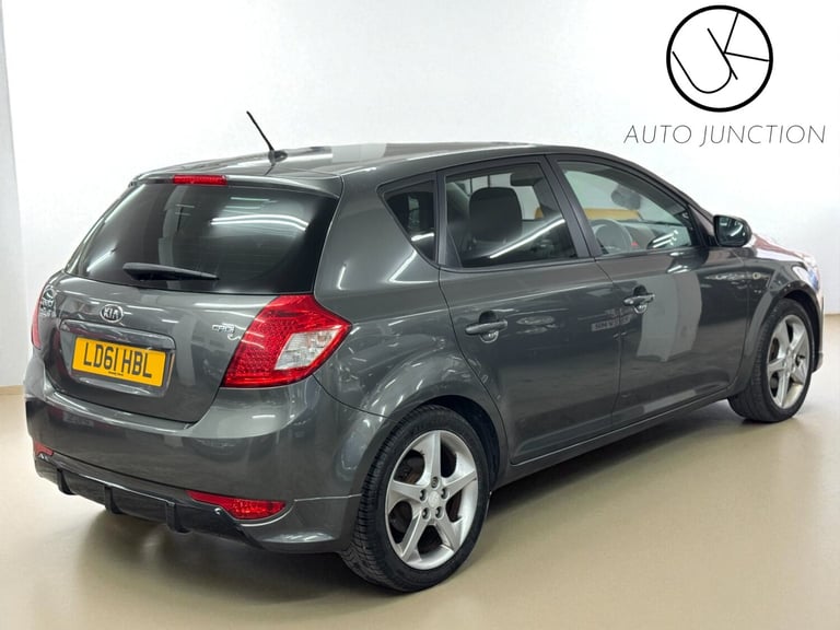 2011 Kia Ceed 1.6 CRDi 3 5dr Auto HATCHBACK Diesel Automatic