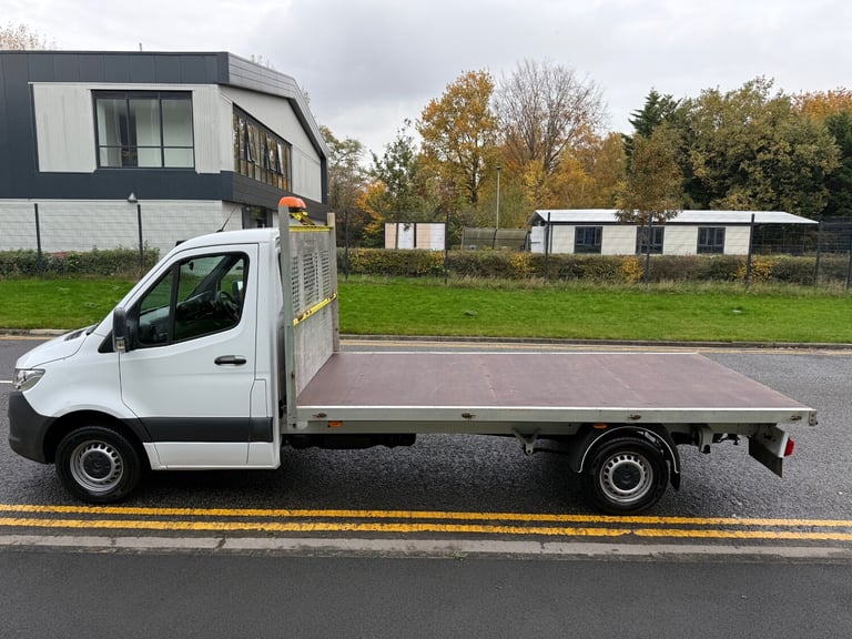 2022 Mercedes-Benz Sprinter 3.5t Progressive Chassis Cab FLATBED  CHASSIS CAB Diesel Manual