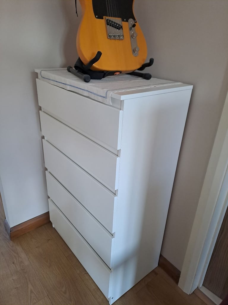 image for Chest of drawers 