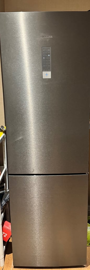 image for Siemens iQ300 fridge freezer 60/40 no frost 