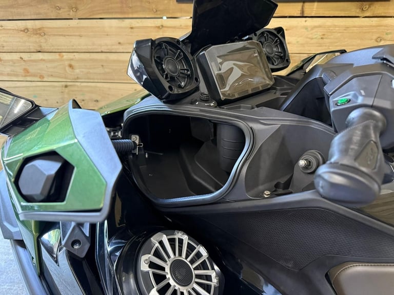 KAWASKAKI ULTRA 310LX 2024 JET SKI BRAND NEW UK MAIN DEALER