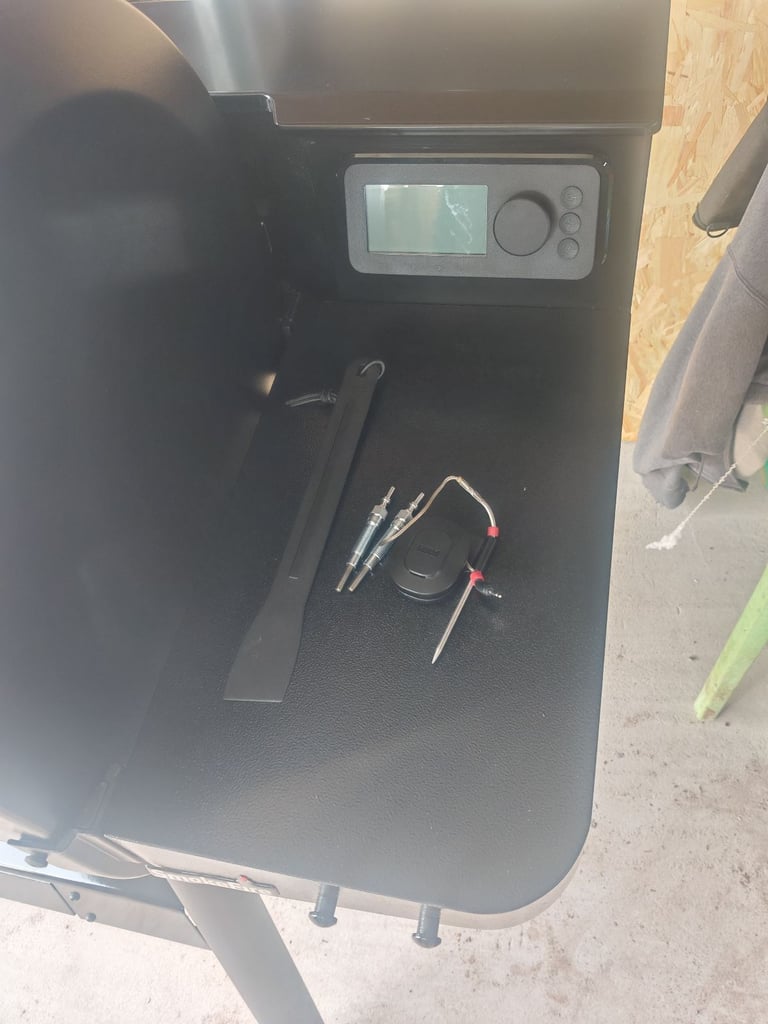 Weber SmokeFire EPX4 Wood Fired Pellet Grill, STEALTH Edition Black