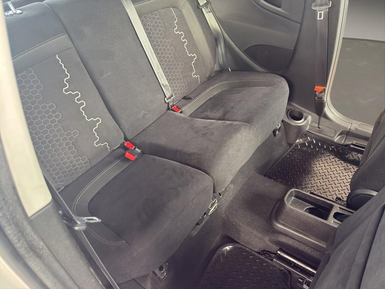 2013 Fiat Punto 1.4 Easy 3dr HATCHBACK Petrol Manual