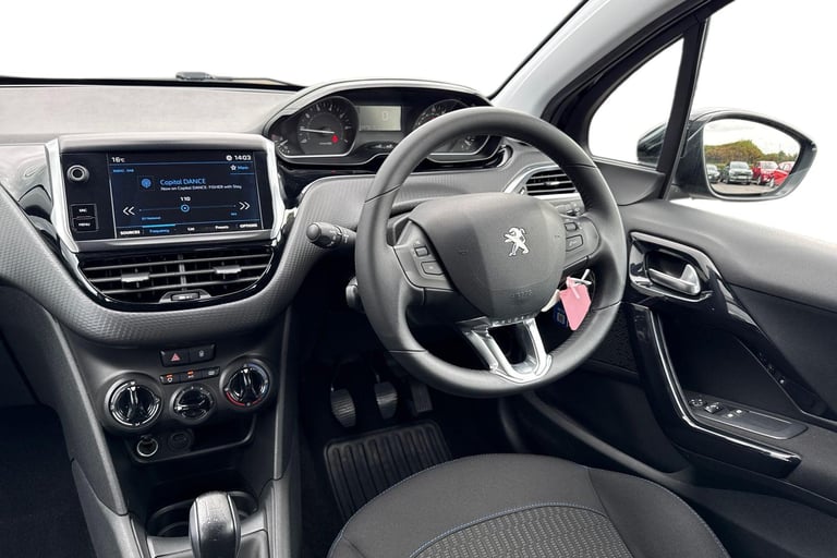 2019 Peugeot 208 1.2 PureTech Signature Euro 6 (s/s) 5dr Hatchback PETROL Manual