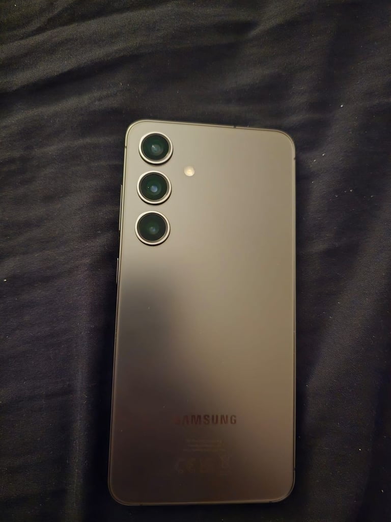 Samsung Galaxy S24 128gb Unlocked to Any Network in colour black.