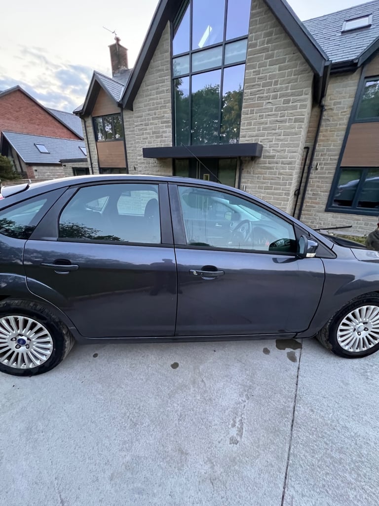 2010 Ford Focus 1.6 Titanium 5dr HATCHBACK Petrol Manual
