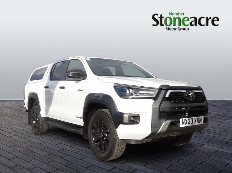 2023 Toyota Hilux 2.8 D-4D Invincible X Pickup Double Cab 4dr Diesel Auto 4WD Euro 6 (s/s) (2 PIC...