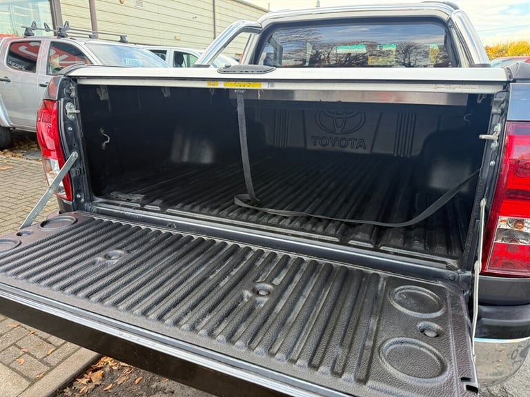 2018 Toyota Hilux Invincible D/Cab Pick Up 2.4 D-4D PICK UP DIESEL Manual