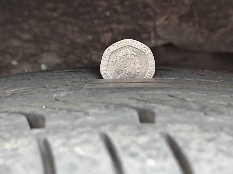 Ford Mondeo MK4 R17 Alloy Wheel whit GOOD tyre £80