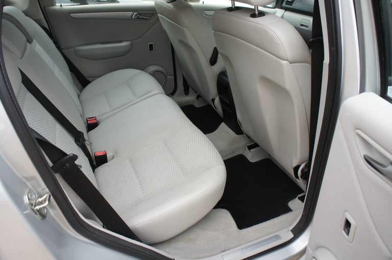 2011 Mercedes-Benz A-Class A160 Avantgarde SE 5dr CVT Auto HATCHBACK Petrol Automatic