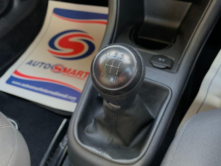 2013 Volkswagen up! 1.0 Take up! Euro 5 3dr HATCHBACK Petrol Manual