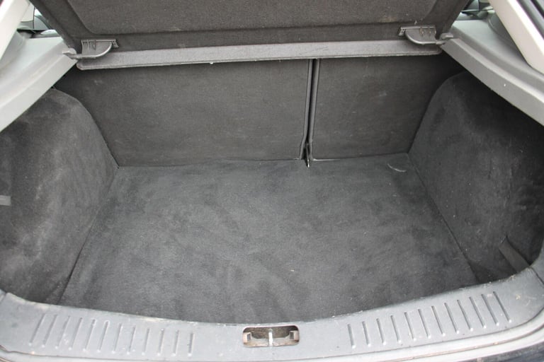 2011 Ford Focus 1.6 Zetec 5dr HATCHBACK PETROL Manual