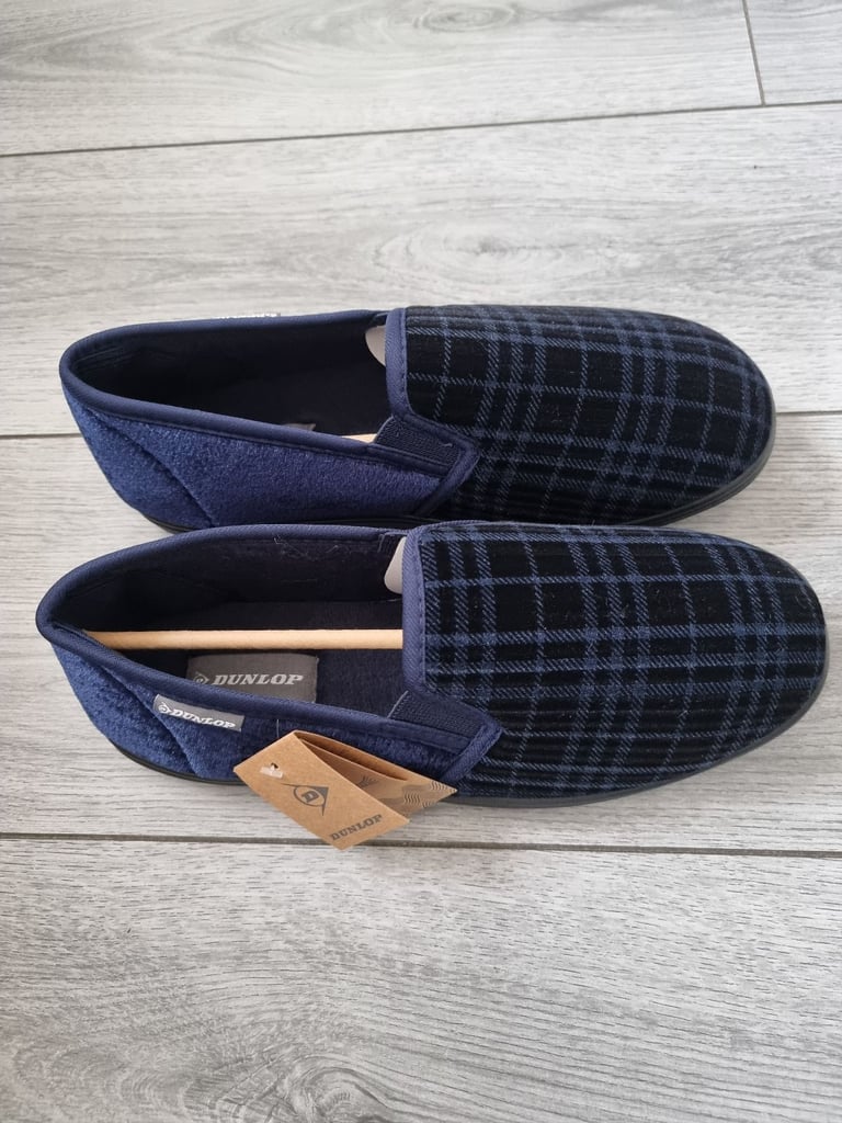 2 PAIRS! Dunlop Men's Slippers, Size 8