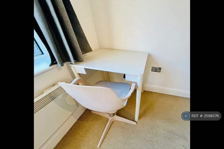 2 bedroom flat in Qube, Birmingham, B1 (2 bed) (#2599376)