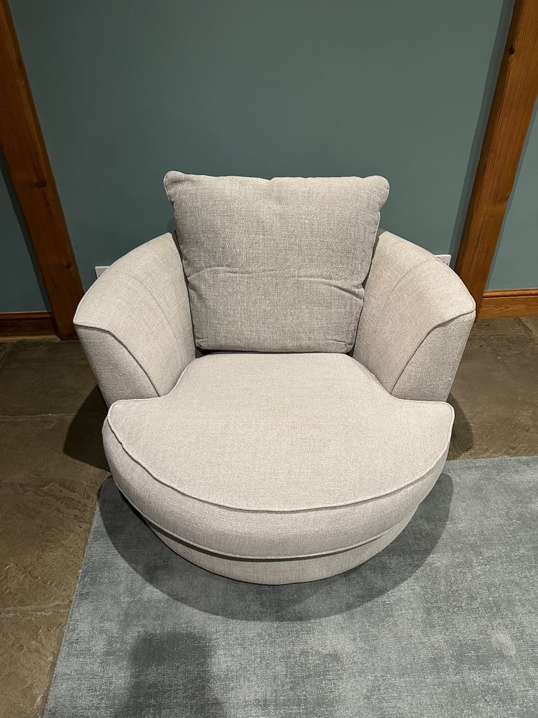 image for ScS Swivel Chair 🛋️ DELIVERY AVAILABLE