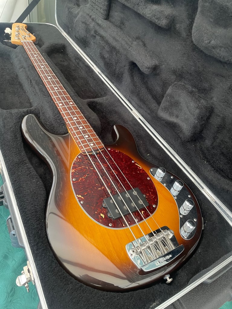 Trades ernie ball musicman stingray bass Usa electric guitar