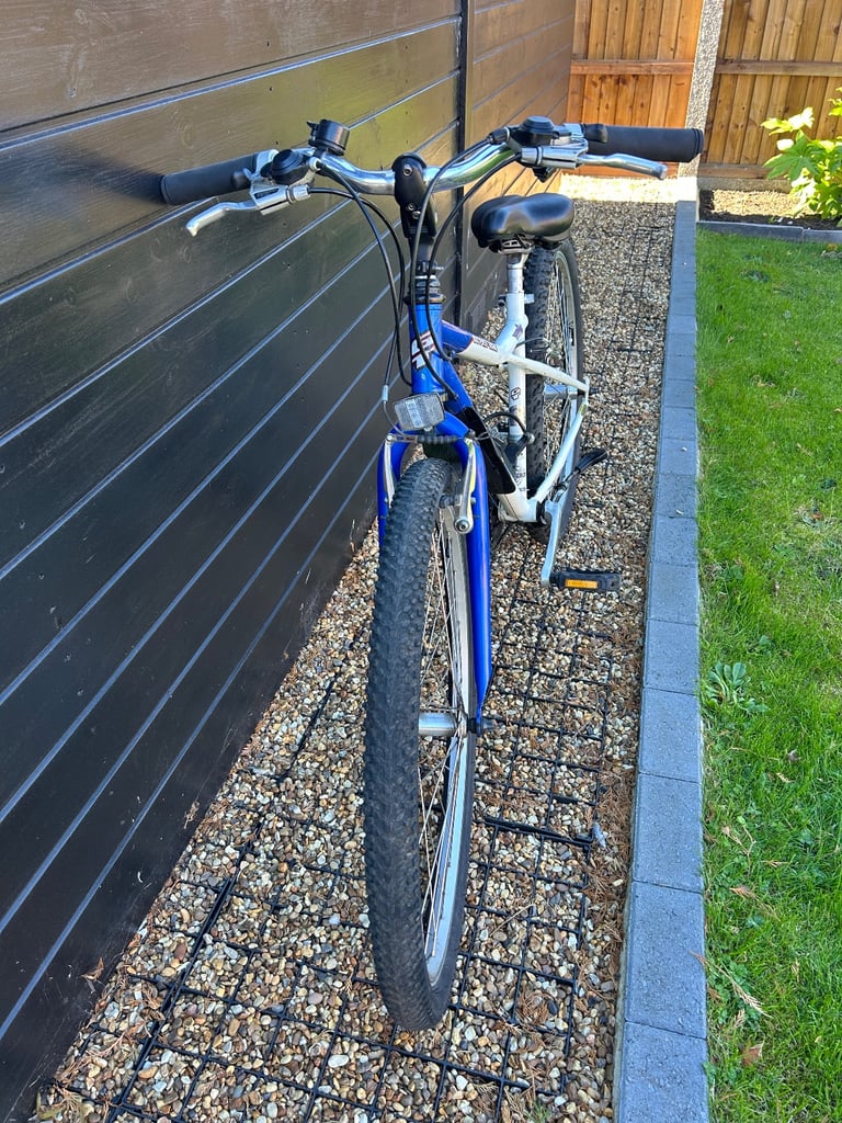 Outpost trail GT bike