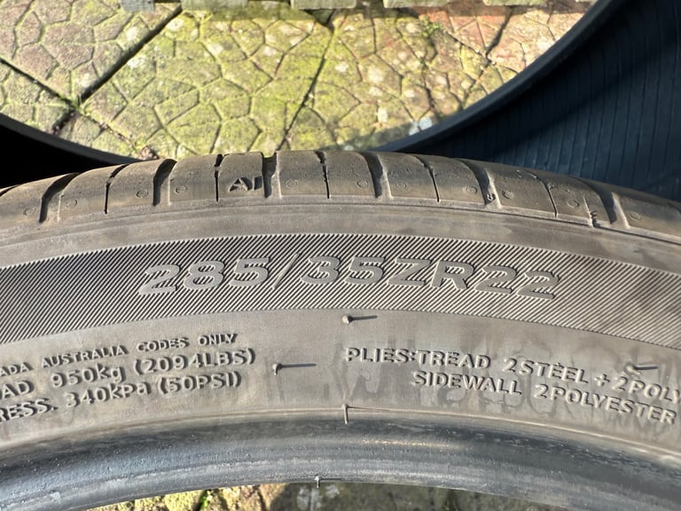 285 35 22 Hankook pair